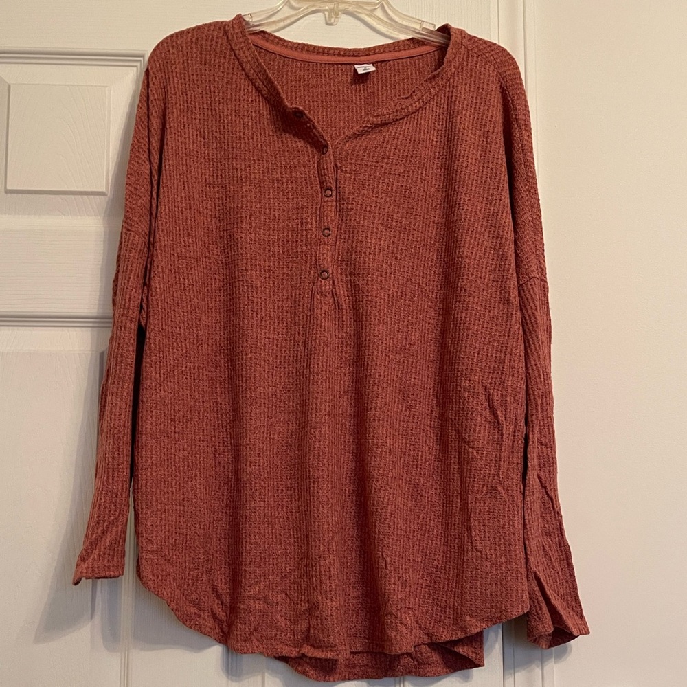 Old Navy Women’s size XL waffle knit top